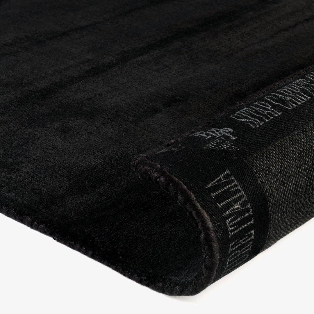 Trendy Shiny Black